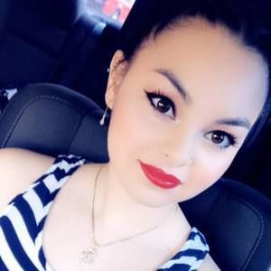 Meet your Posher, Odalis